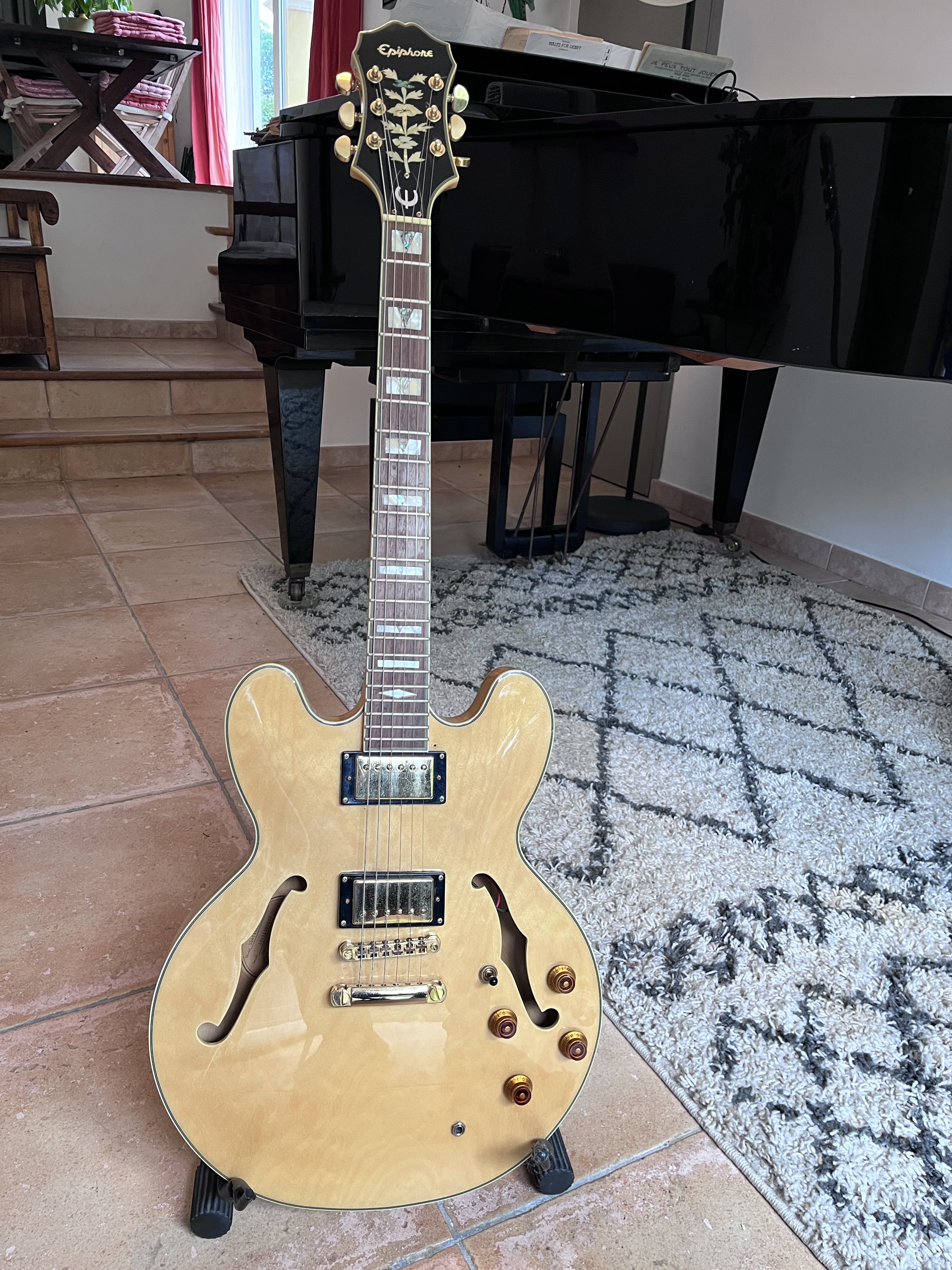 Vends Epiphone Sheraton en excellent état