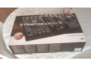 Native Instruments Traktor Kontrol S2 (42430)
