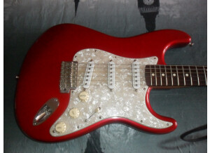 Fender STRATOCASTER CLASSIC SERIE 60'S CANDY APPLE RED ROSEWOOD