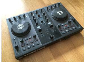 Native Instruments Traktor Kontrol S2 (60252)