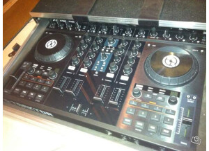 Native Instruments Traktor Kontrol S4 (83413)