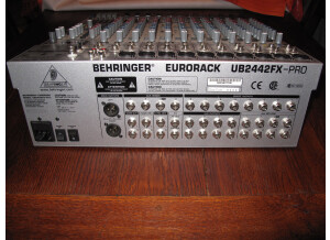 Behringer UB2442FX-Pro
