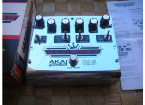 Akai Deluxe Distortion (61485)