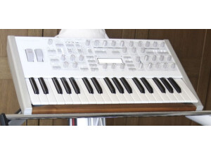 Access Music Virus TI2 Polar (91497)