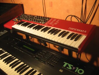 Clavia Nord Lead 4 Clavia Nord Lead 4