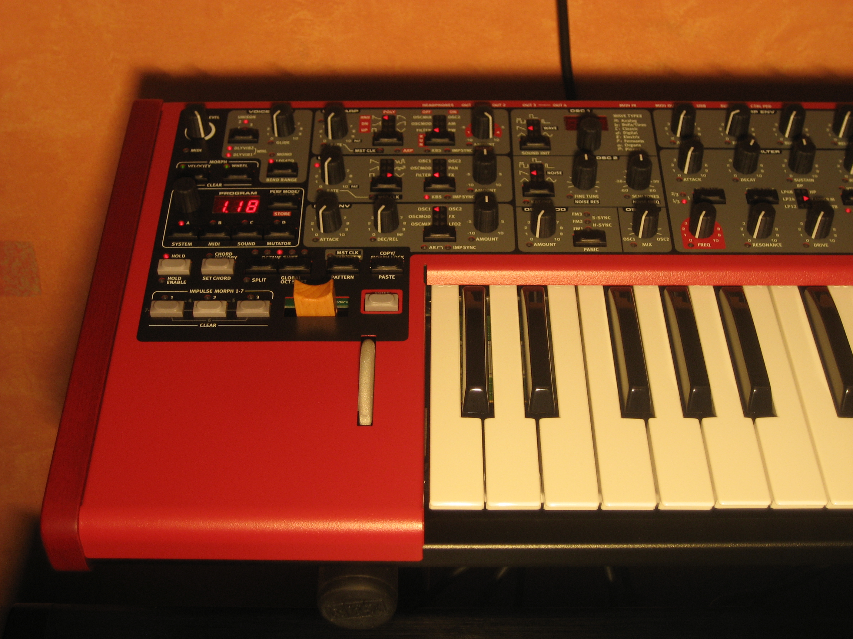Clavia Nord Lead 4