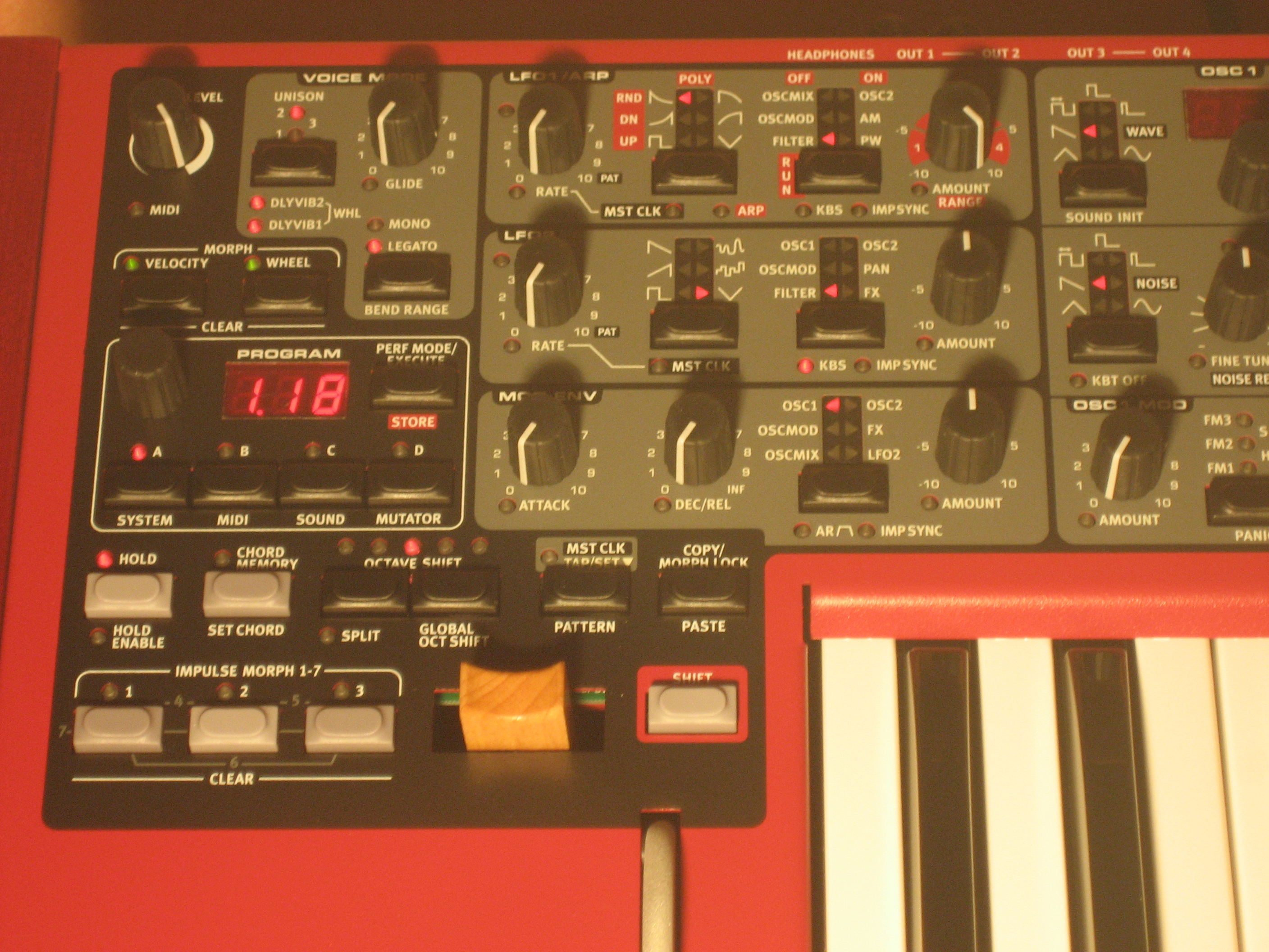 Clavia Nord Lead 4