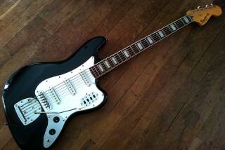 Squier Vintage Modified Bass VI