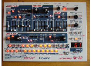 Roland SH-32 (6807)