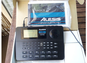 Alesis SR-16 (47985)