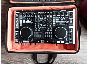 Denon DJ DN-MC6000 (68904)