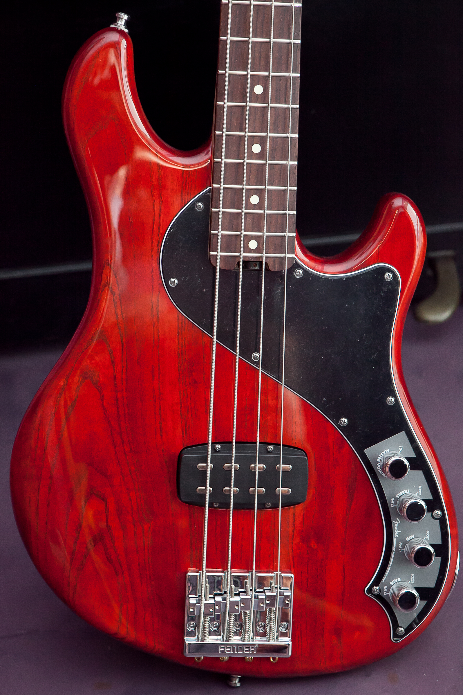 Fender American Deluxe Dimension Bass IV 