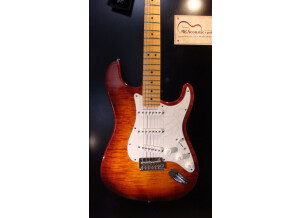 Fender Select Stratocaster - Dark Cherry Burst