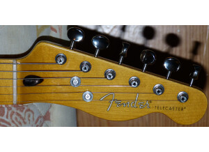 Fender Modern Player Telecaster Plus - Honey Burst Maple