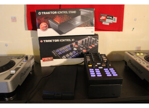 Native Instruments Traktor Kontrol X1 (18912)