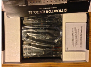 Native Instruments Traktor Kontrol S2 (30407)