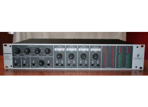 Behringer Combinator MDX8000 (9146)