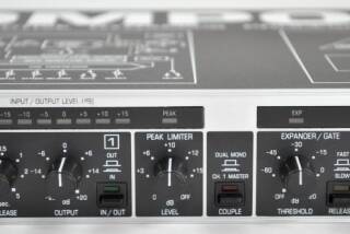 Behringer Composer MDX2000