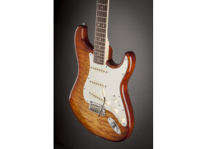 FENDER SELECT STRATOCASTER EXOTIC MAPLE QUILT 7