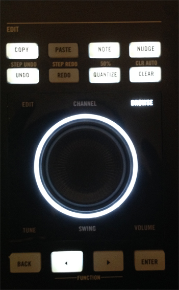 Native Instruments Maschine Studio et Maschine 2.0