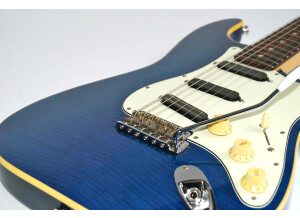 Fender Aerodyne Classic Stratocaster - Blue Transparent