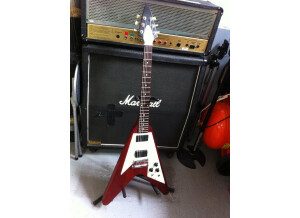 Gibson Flying V Faded - Worn Cherry (67810)