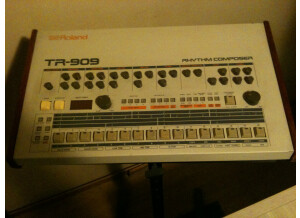 Roland TR-909 (63160)