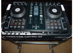 Native Instruments Traktor Kontrol S2 (62029)