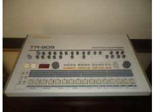 Roland TR-909 (88574)