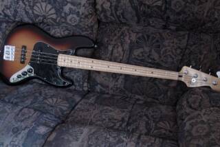 Fender Standard Jazz Bass (2009-2018)