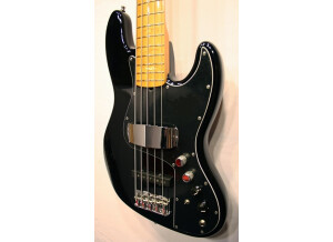 Fender Marcus Miller Jazz Bass V - Black