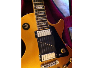 Gibson LESPAUL DELUXE GOLD TOP 1977