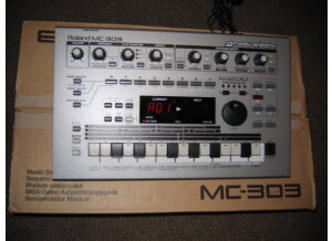 Roland MC-303 (77267)