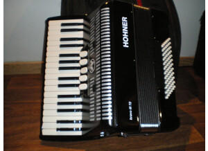Hohner Bravo III 72 (1531)
