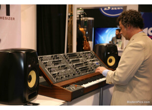 NAMM Winter 2014 D 207 ModernPics.com