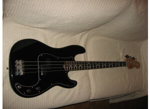 Fender Standard Precision Bass - Black Rosewood