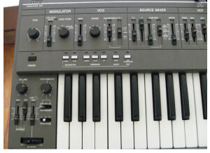 Roland SH-101 (1127)