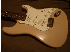 Fender Highway One Stratocaster - White Blonde Rosewood