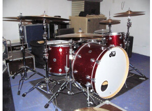 DW Drums Collector's Series Ruby Glass / Satin Chrome Hardware