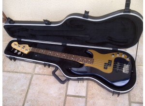 Fender Precision Bass Special (77503)