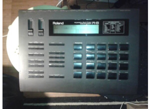 Roland R-8 (68537)