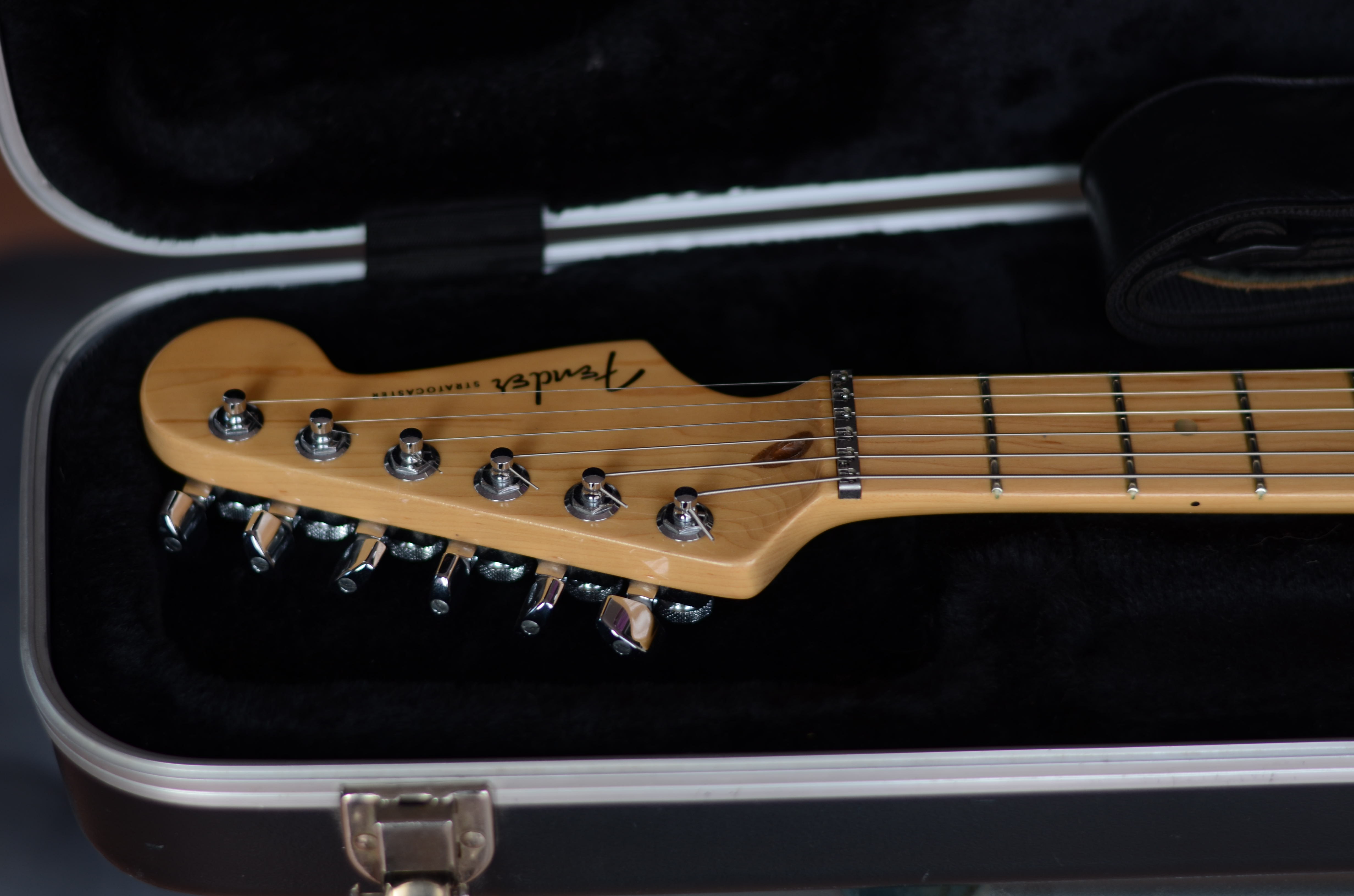 Fender American Deluxe Stratocaster HSS w/Locking Tremolo