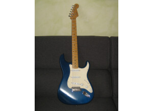 Fender Highway One Stratocaster - Sapphire Blue Maple