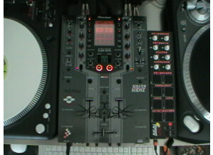 Pioneer DJM-909 (15708)