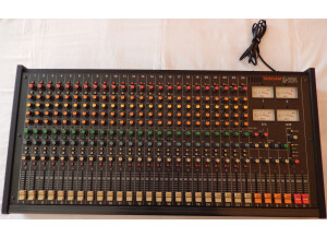 Tascam M-224 (87395)