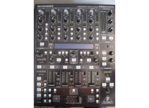 Behringer DIGITAL PRO MIXER DDM4000