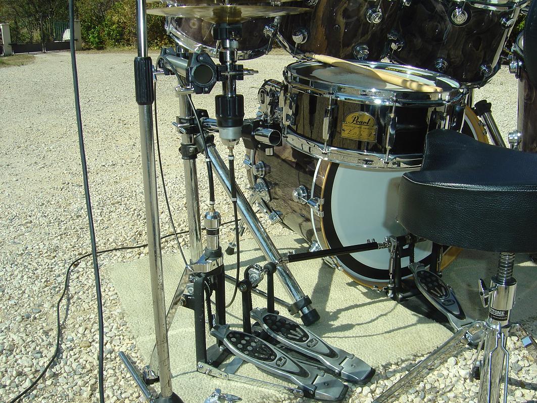 Pearl Signature Chad  Smith