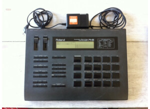 Roland R-8 (55834)