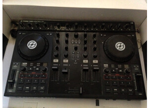 Native Instruments Traktor Kontrol S4 (357)