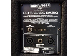 Behringer BA210